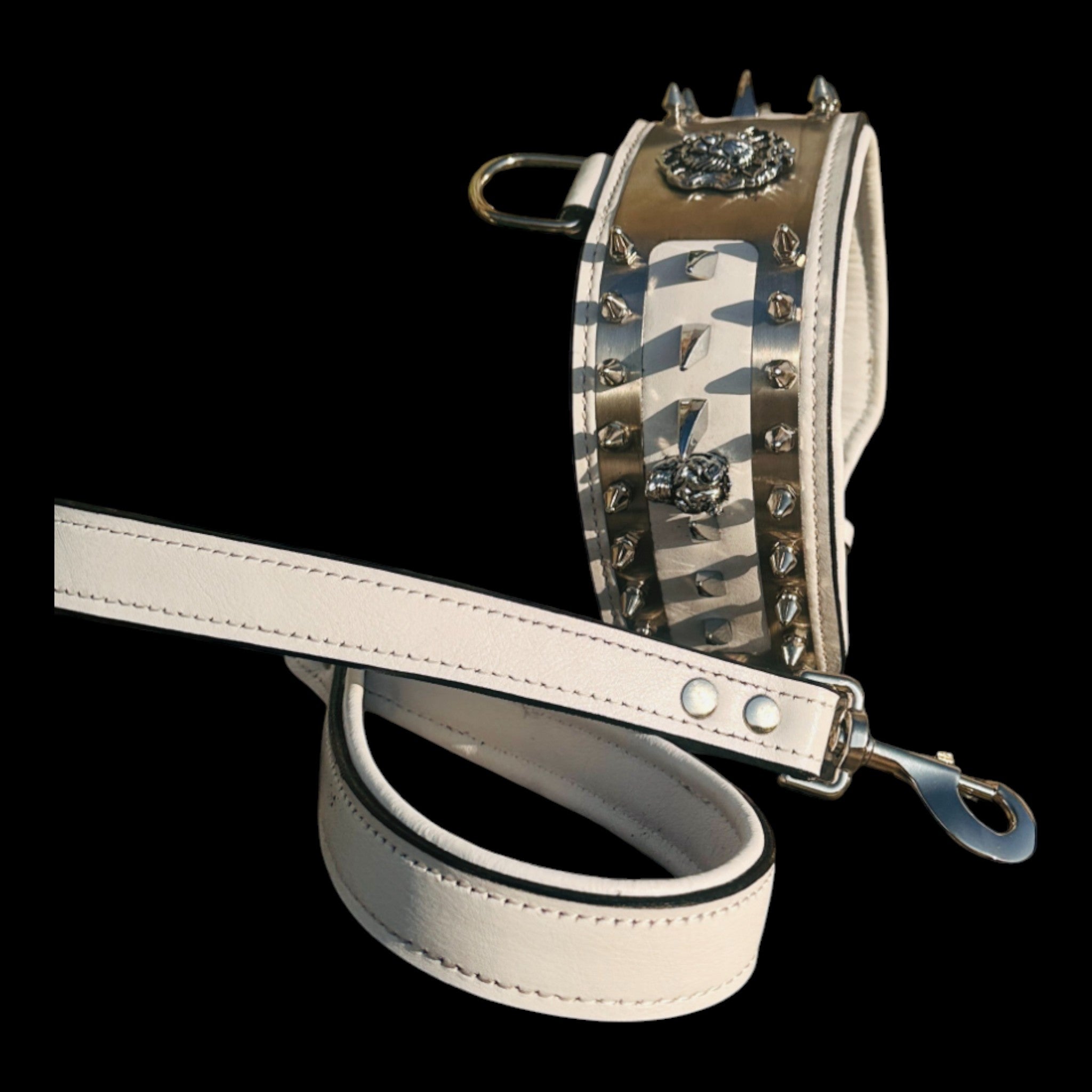 Premium buffalo leather collar with wolf design