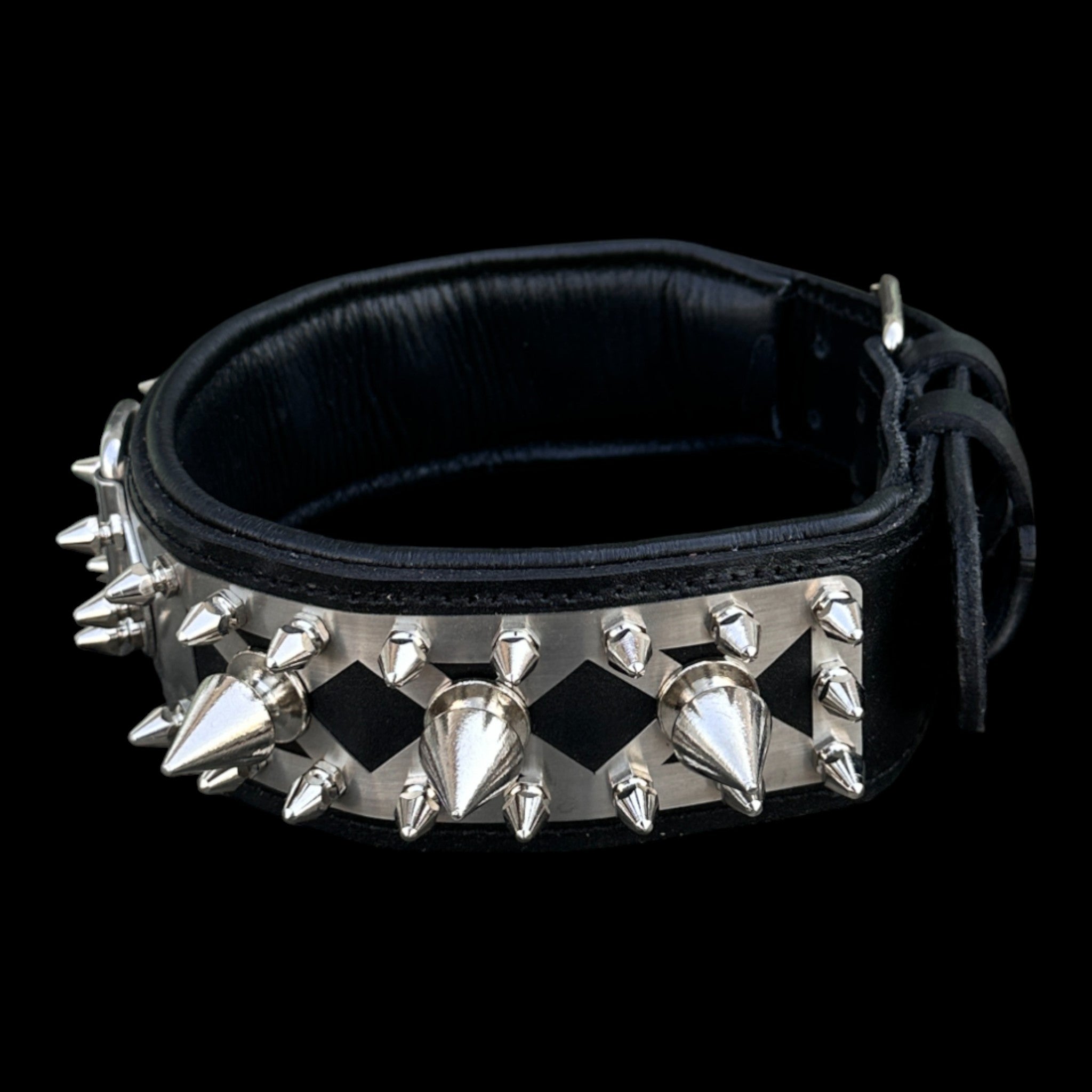 Premium 6 cm stainless-plate collar with polished metal spikes