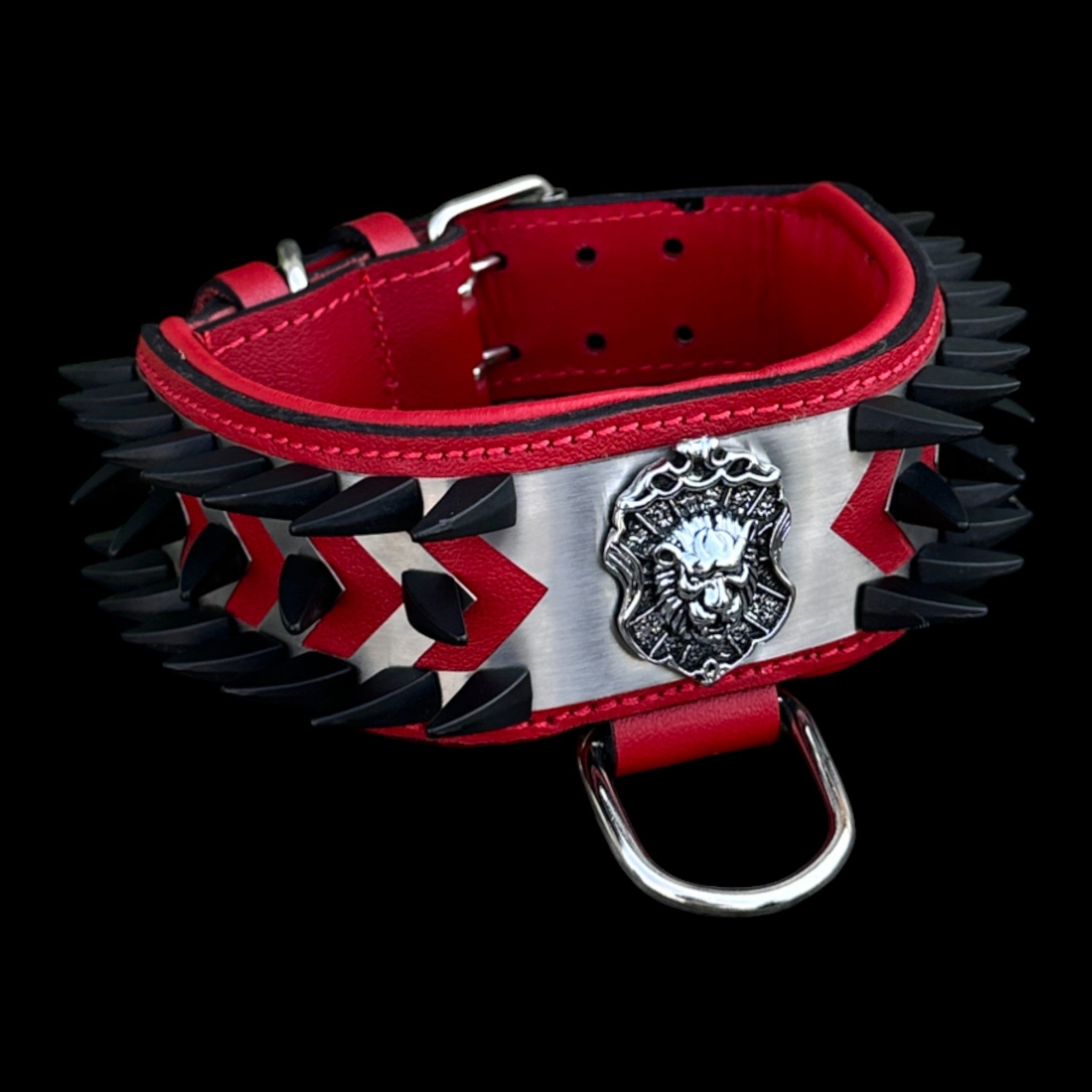 6 cm (2.36 inch) red lion dog collar with ivory-style black spikes