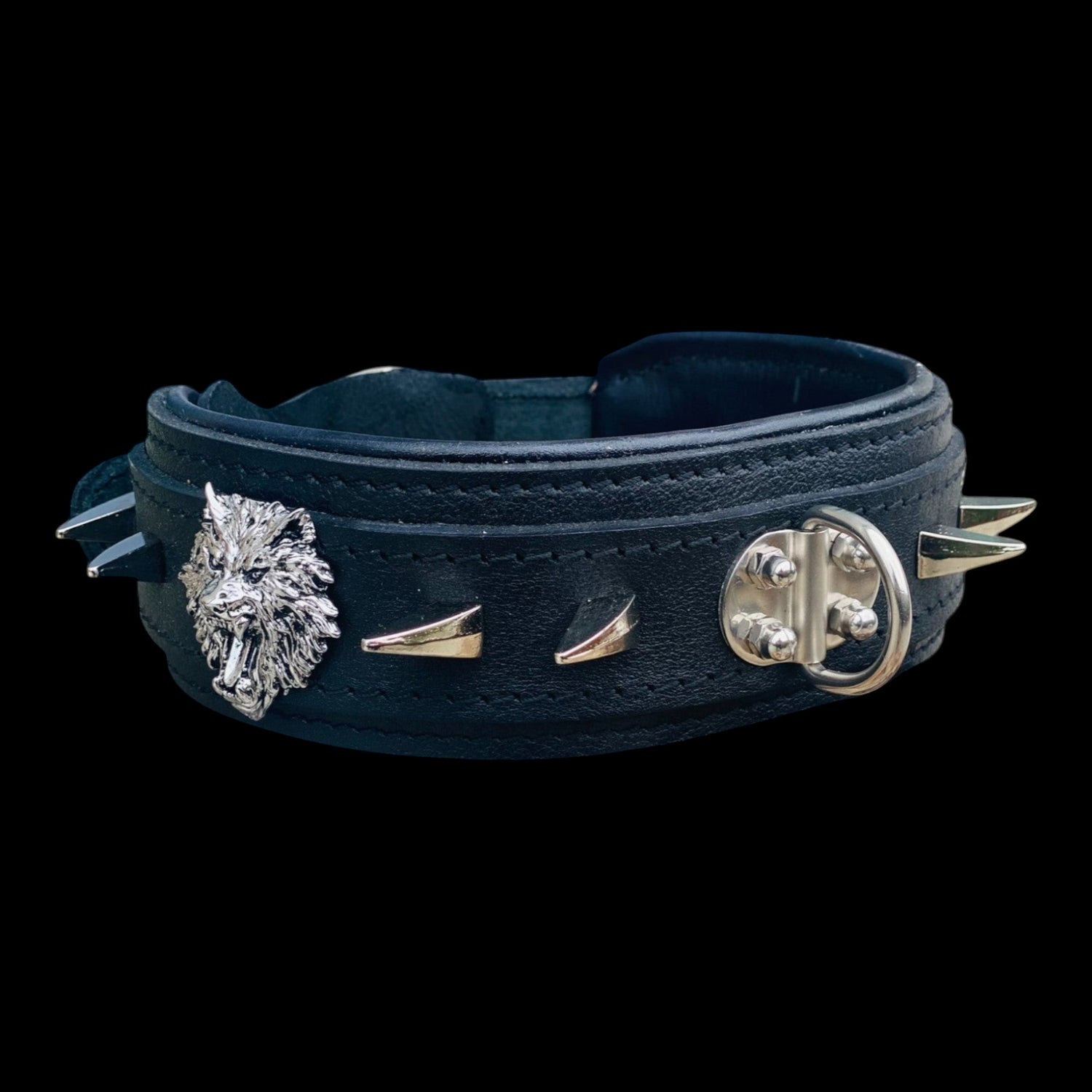 A&C Dog Collars black leather dog collar with wolf emblem and spikes, for large breeds.