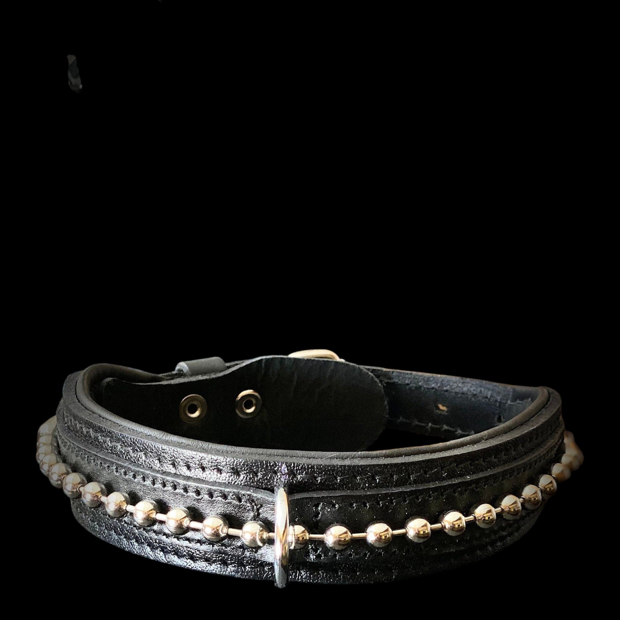 A&C Dog Collars siyah manda derisi köpek tasması, pirinç boncuk detaylı ve yumuşak dolgulu, büyük ırklar için dayanıklı