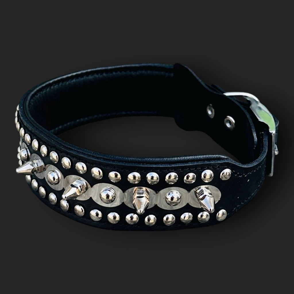 Handmade spiked leather dog collar with custom laser-engraved name for medium breeds, featuring metal spikes and sturdy leather material.